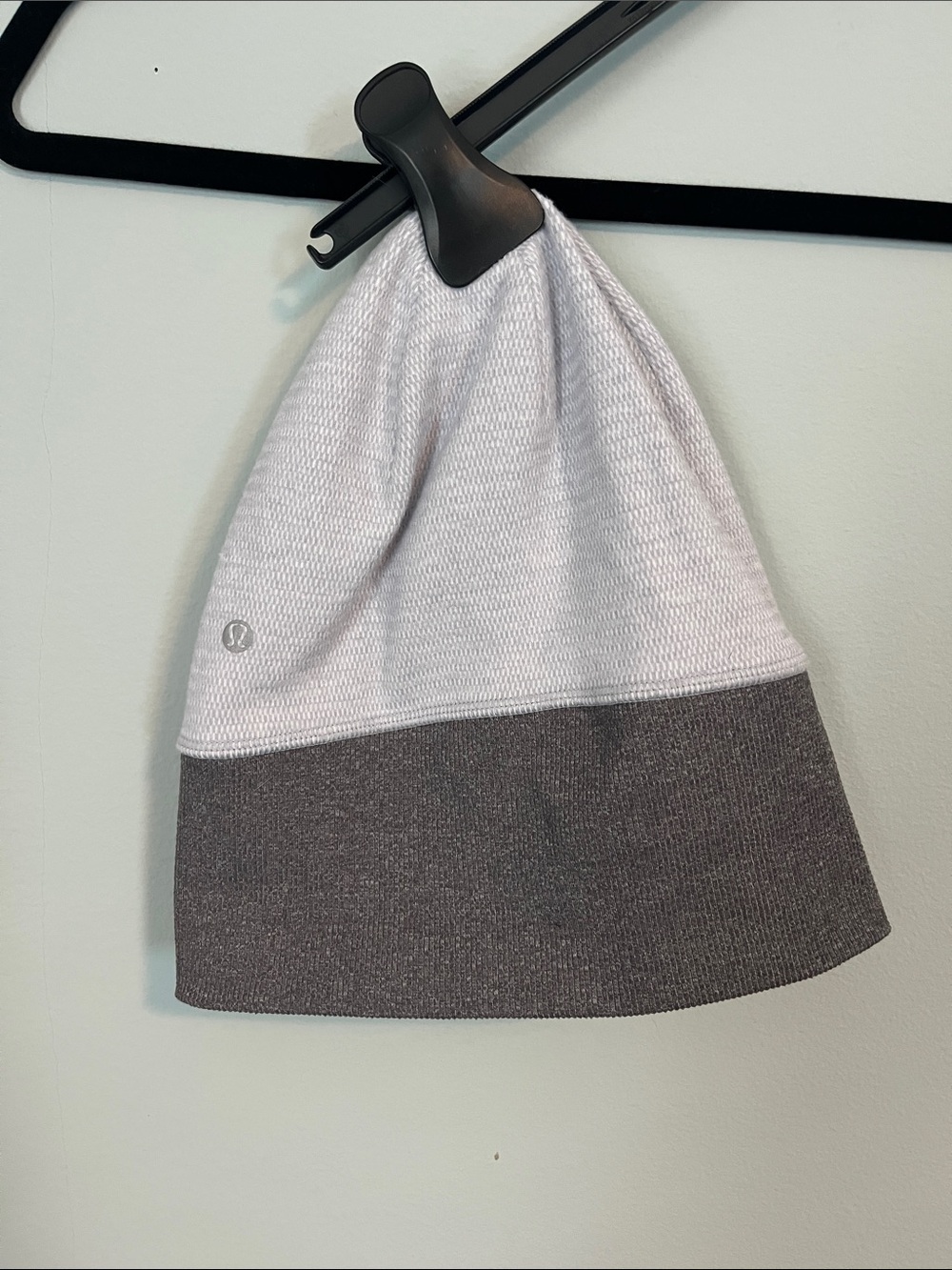 lululemon athletica Two-Tone Knit Beanie - Light Gray and Charcoal